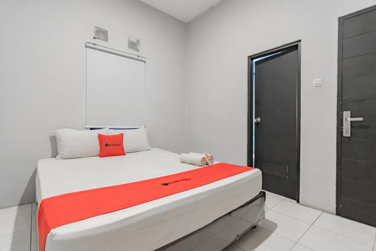 Готель Reddoorz Near Exit Toll Pasteur 4 Бандунг Екстер'єр фото